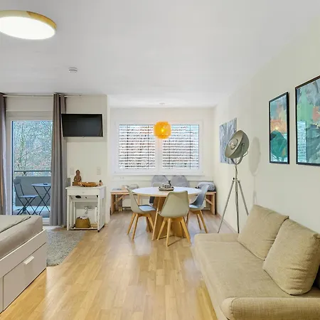 Near Altstadt /w Workspace, Feng-shui & Art *