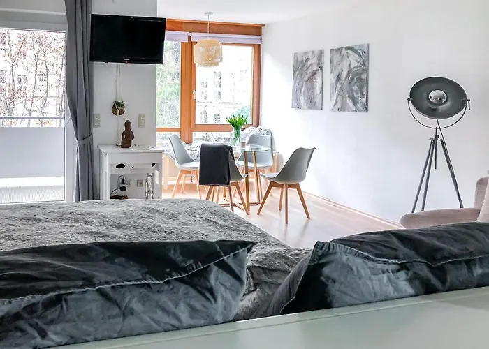 Near Altstadt /w Workspace, Feng-shui&art Appartement