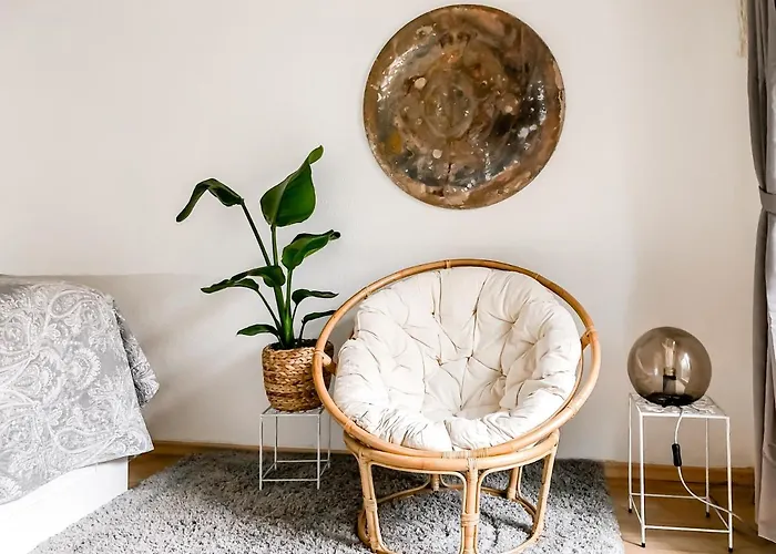 Appartement Near Altstadt /w Workspace, Feng-shui&art *