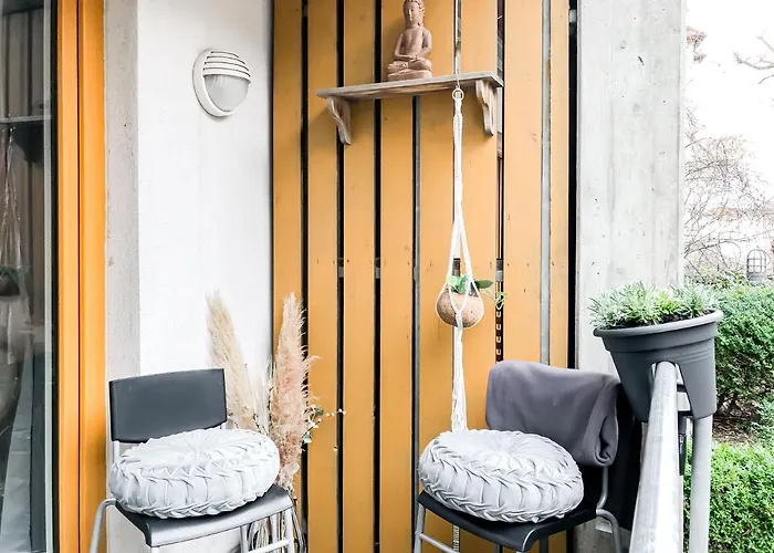 Near Altstadt /w Workspace, Feng-shui&art *