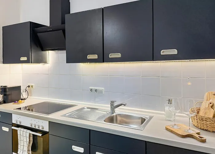 Near Altstadt /w Workspace, Feng-shui&art *
